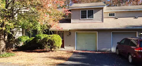 2 Milford Town Green Ln # C, Milford, PA 18337