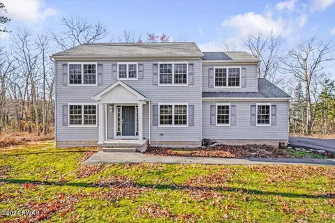 119 Pear Ln, Milford, PA 18337
