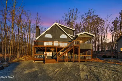 202 Brookfield Rd, Lake Ariel, PA 18436