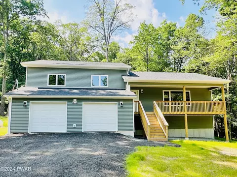 111 Pocono Circle Dr, Dingmans Ferry, PA 18328