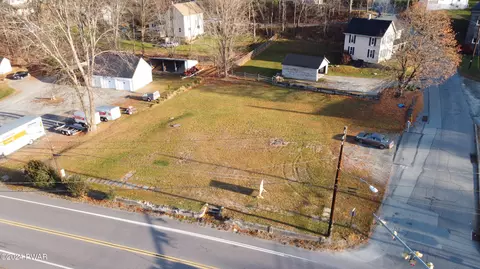 672 Texas Palmyra Hwy, Hawley, PA 18428
