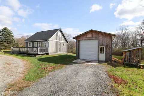 171 Mott Rd, Beach Lake, PA 18405