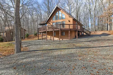 103 Laurel Rd, Lackawaxen, PA 18435