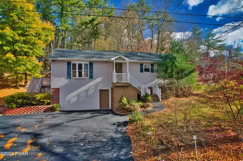 112 Pine Acres Ln, Milford, PA 18337