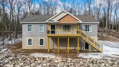 235 Water Forest Dr, Milford, PA 18337