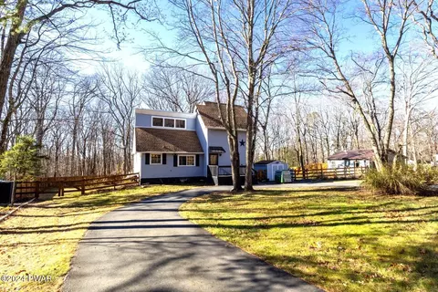 137 Stonehenge Rd, Milford, PA 18337
