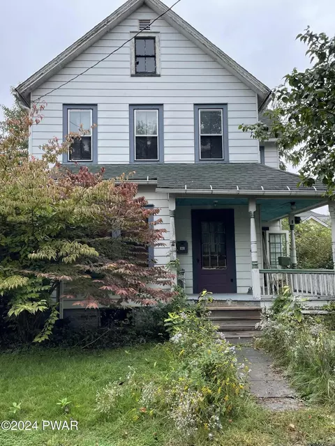207 Avenue K, Matamoras, PA 18336