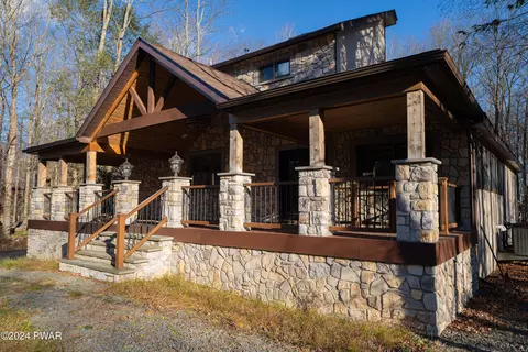 74 Underwood Ln, Lake Ariel, PA 18436