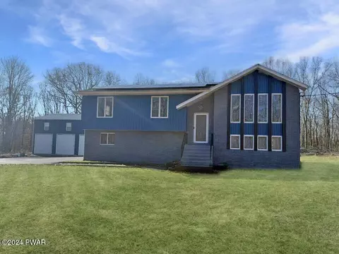 347 Rowland Rd, Greeley, PA 18425