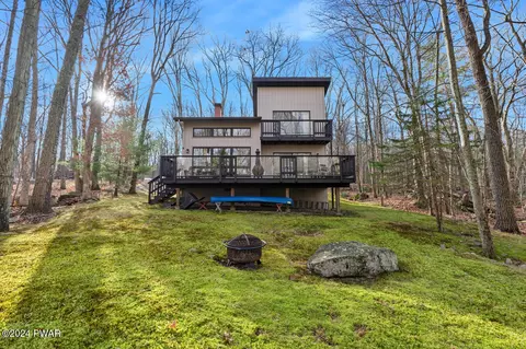 108 Blue Shelf Ln, Lords Valley, PA 18428