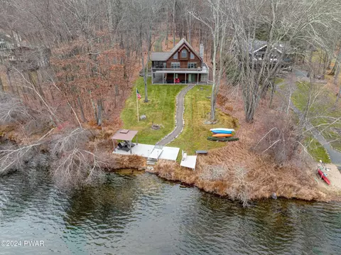 168 Fawn Lake Dr, Hawley, PA 18428