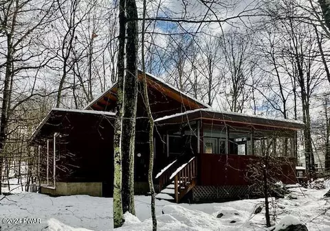 121 Maple Ridge Dr, Lords Valley, PA 18428