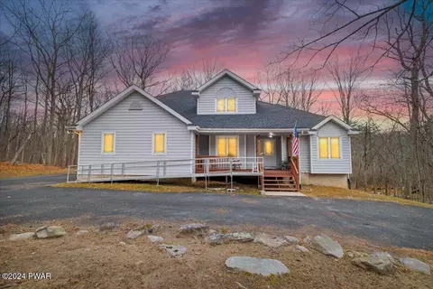 120 Rivendell Dr, Tamiment, PA 18371