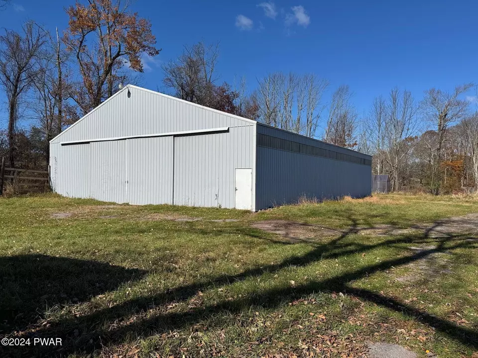  321 Beechnut Dr, Honesdale, PA 18431 photo 9
