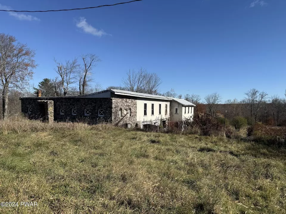  321 Beechnut Dr, Honesdale, PA 18431 photo 8