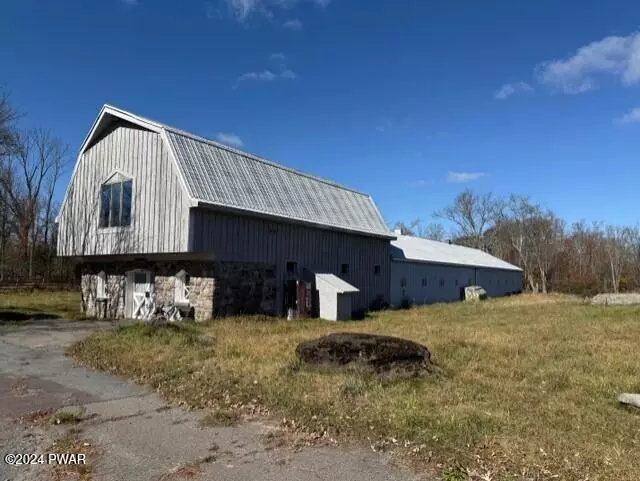  321 Beechnut Dr, Honesdale, PA 18431 photo 5