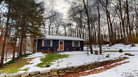 106 Kyra Ln, Shohola, PA 18458