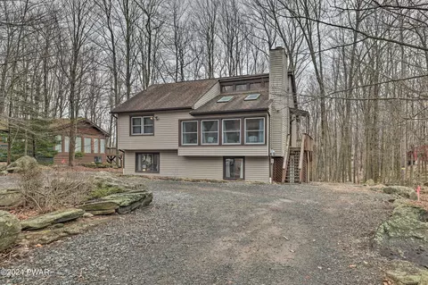 32 Wildwood Ter, Lake Ariel, PA 18436