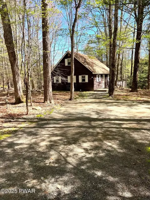 1053 Ledgedale Rd, Lake Ariel, PA 18436