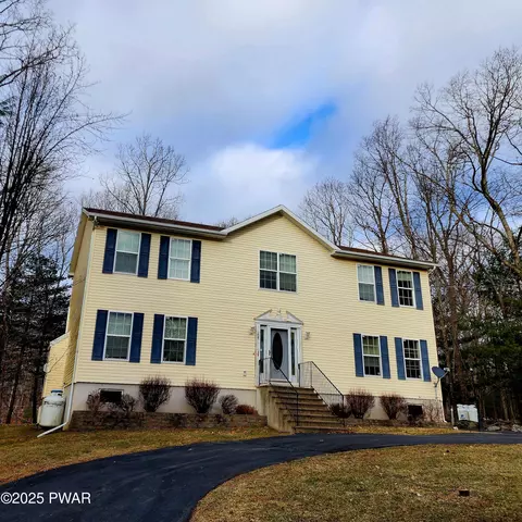 112 Cottonwood Ct, Milford, PA 18337