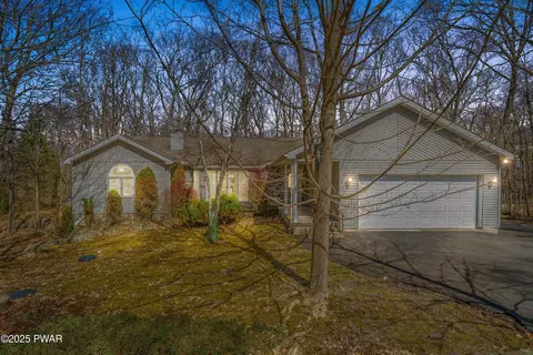 100 Blue Shelf Ln, Lords Valley, PA 18428