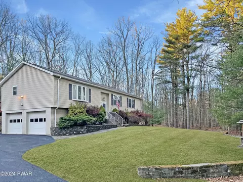 151 Garrity Rd, Hawley, PA 18428