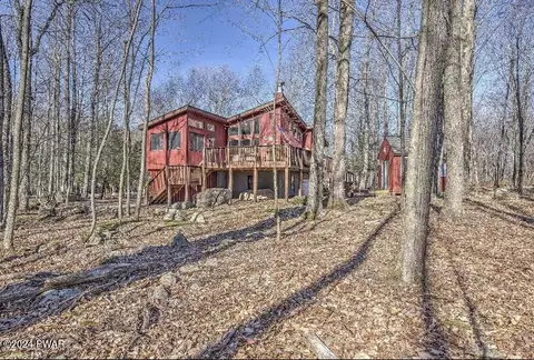 32 Rockway Rd, Lake Ariel, PA 18436