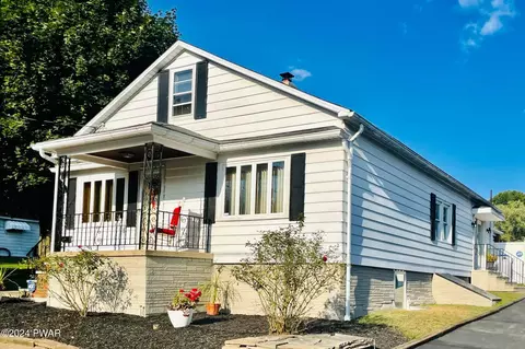 52 Humphrey St, Old Forge, PA 18518