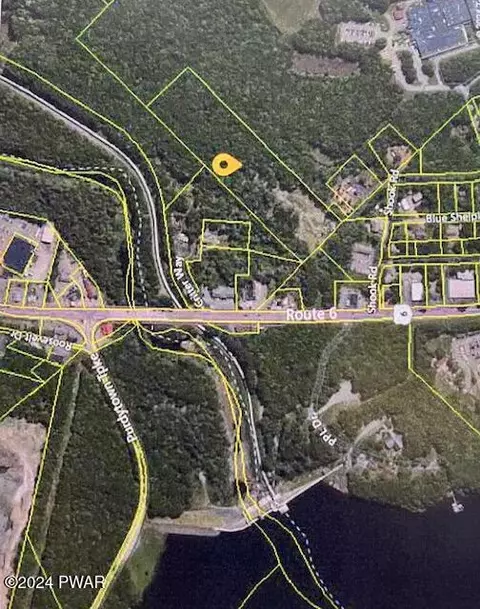 108 Shook Rd, Hawley, PA 18428