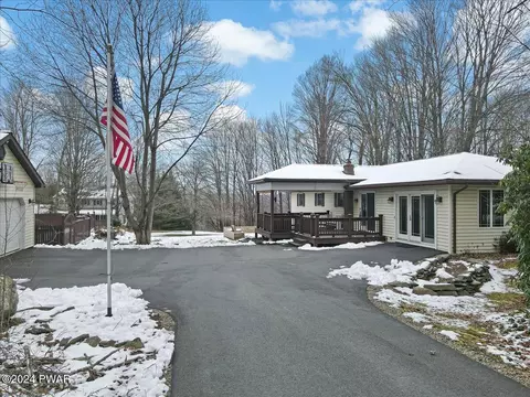 2595 Lake Ariel Hwy, Honesdale, PA 18431