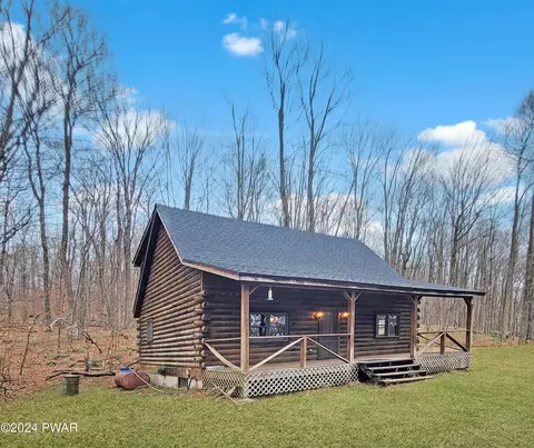 189 Hathaway Rd, Equinunk, PA 18417