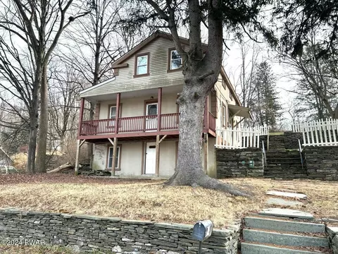 744 Church St, Hawley, PA 18428