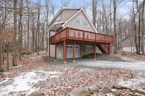 1107 Wallenpaupack Dr, Lake Ariel, PA 18436