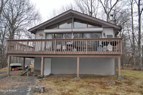 106 Marble Ct, Milford, PA 18337