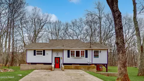 136 Hilltop Dr, Dingmans Ferry, PA 18328