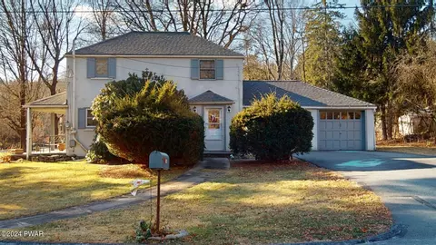 164 Pine Acres Ln, Milford, PA 18337