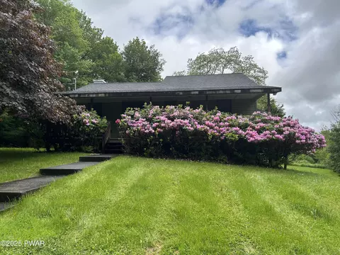 1970 Aberdeen Rd, Madison Township, PA 18444