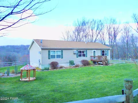 19 Meadow Dr, Honesdale, PA 18431