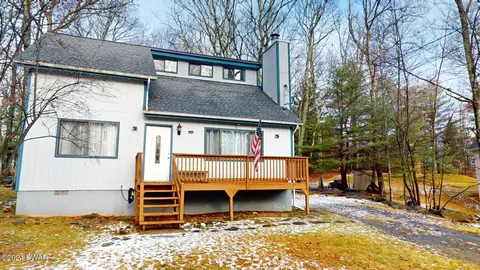 214 Westfall Dr, Dingmans Ferry, PA 18328