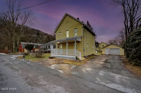 7 Wood St, Honesdale, PA 18431