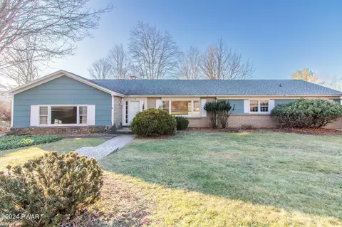 14 Elizabeth Ave, Honesdale, PA 18431