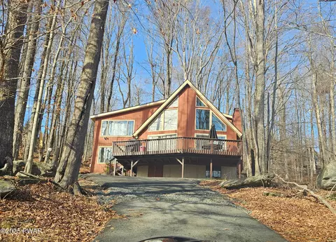 411 Lakeview Dr, Lake Ariel, PA 18436