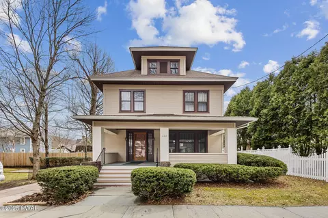 322 15th St, Honesdale, PA 18431