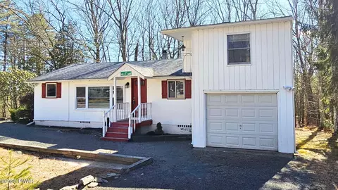 103 Holly Ln, Dingmans Ferry, PA 18328