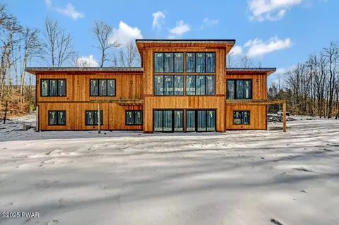 2139 Svecz Rd, Union Dale, PA 18470