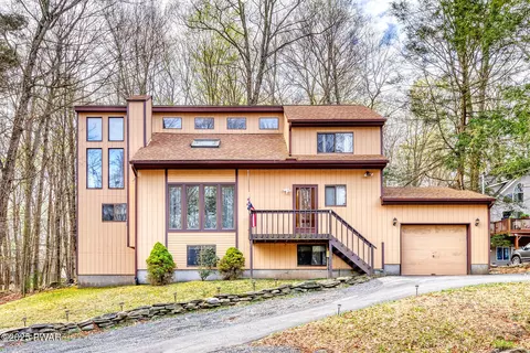 242 Northgate Rd, Lake Ariel, PA 18436