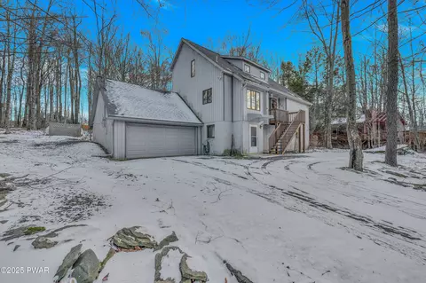122 Ridgewood Cir, Lake Ariel, PA 18436