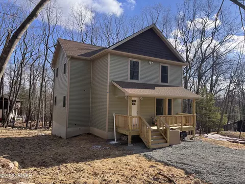 186 N Forrest Dr, Milford, PA 18337