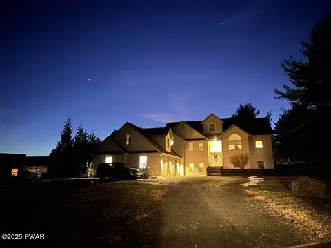 116 Orchard Dr, Hawley, PA 18428