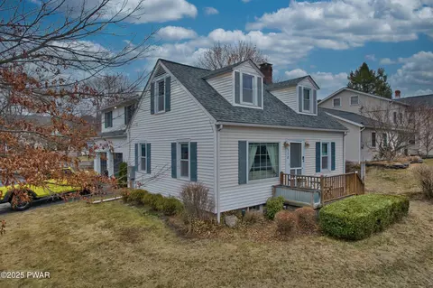 110 7th St, Milford, PA 18337